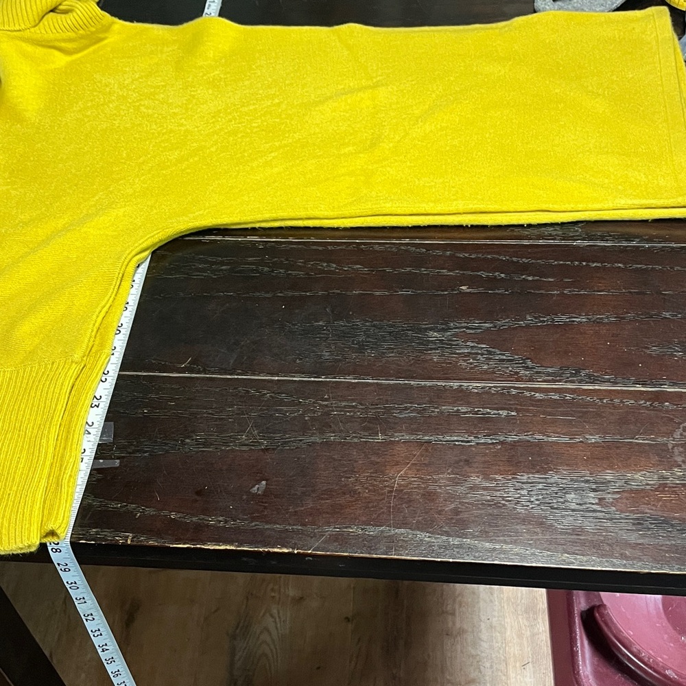 yellow gold poncho style sweater - Picture 5 of 5